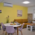 Luka Biograd - Apartamento