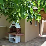 Luka Biograd - *