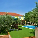 Luka Biograd -