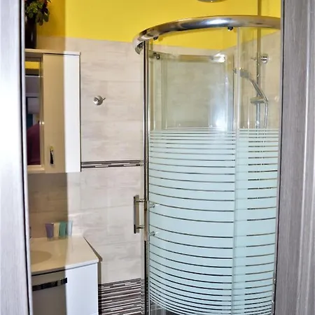 Daire Luka Biograd -