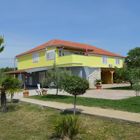 Luka Biograd - * Benkovac