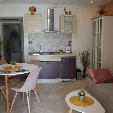 Luka Biograd - Apartman Benkovac