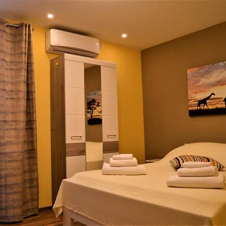 Apartman Luka Biograd - *