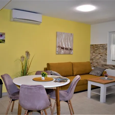 Luka Biograd - Apartman