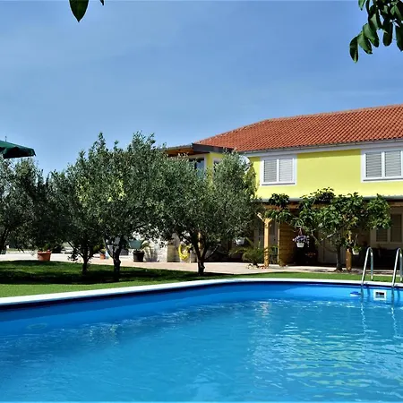 Luka Biograd - Apartment *
