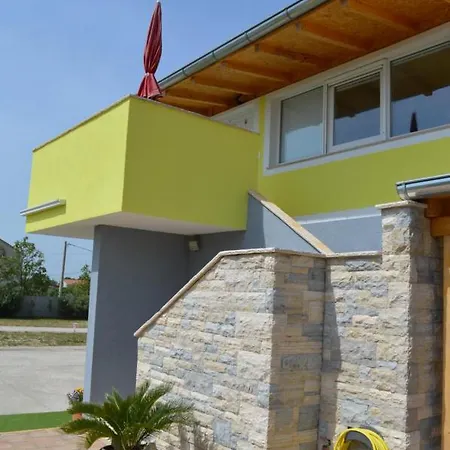 Apartman Luka Biograd - *